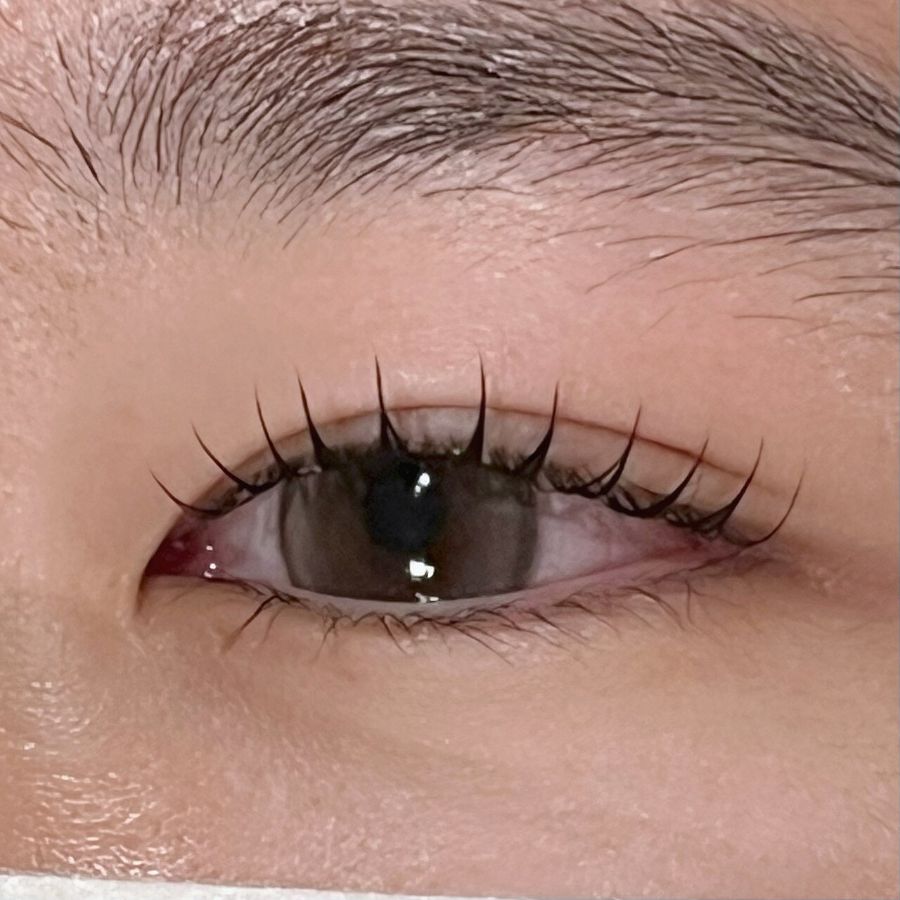明石マツパ｜クレセントムーンロッドのまつげパーマ｜eyelash salon MoNa