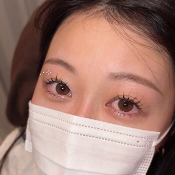 明石の上下まつげパーマ バターロッド｜eyelash salon MoNa